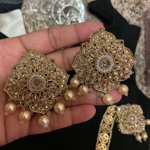 Indian Bollywood ear rings with tikka